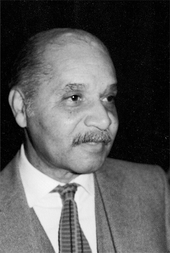 11. José Craveirinha (Moçambique)